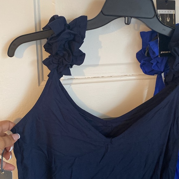 I have two Maxis that I bought from Dillards. They were 129 each - Picture 2 of 4